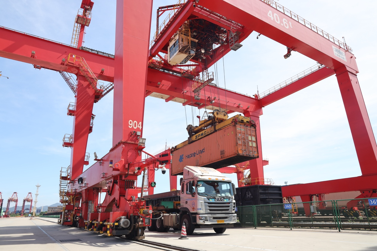 333体育资源津巴布韦Bikita矿山首批透锂长石精矿到港