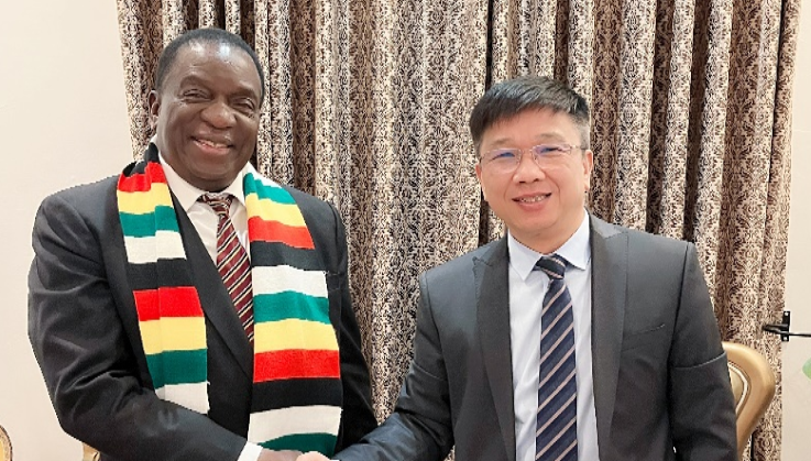 津巴布韦总统亲切会见333体育资源集团董事长王平卫