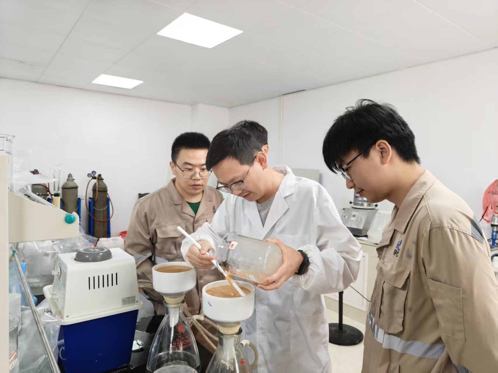 扎根锂业，攻坚路上让&ldquo;锂&rdquo;想花开｜333体育锂业研发部90后工程师徐苗